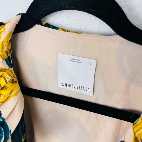 C/MEO Collective Island Time Temptation Blush Paisley Collection Wrap Dress - Picture 5 of 9